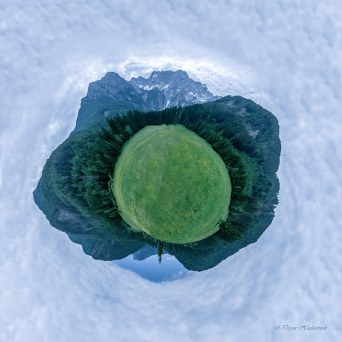 Green planet by Dejan Hudoletnjak. Licensed under CC 2.0 Attribution-NonCommercial http://bit.ly/1Rh0QkI